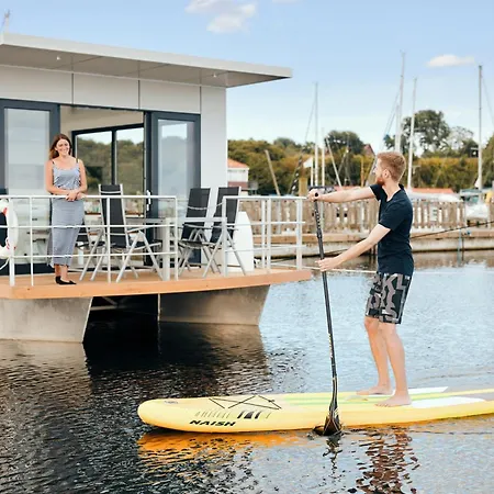 Holiday home Hausboot Well - Husbad Well *