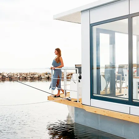 Hausboot Well - Husbad Well * Egernsund