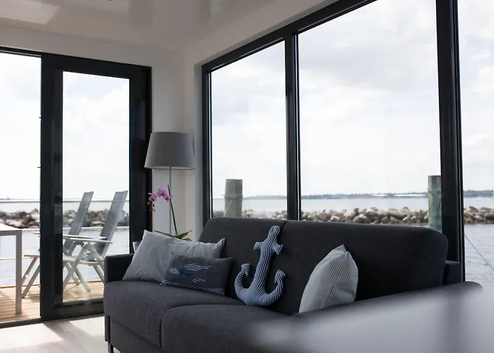 Hausboot Well - Husbad Well * Egernsund