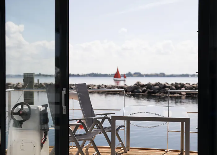 Hausboot Well - Husbad Well Nyaraló *