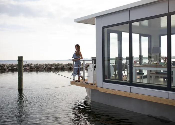 Hausboot Well - Husbad Well * Egernsund