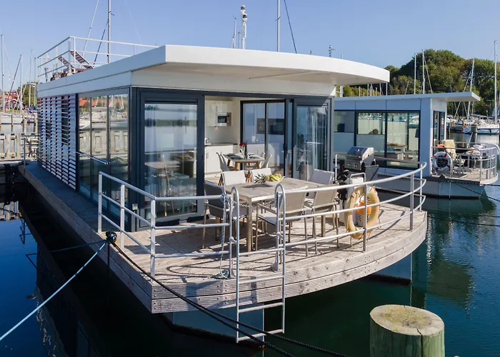 Hausboot Well - Husbad Well Nyaraló *